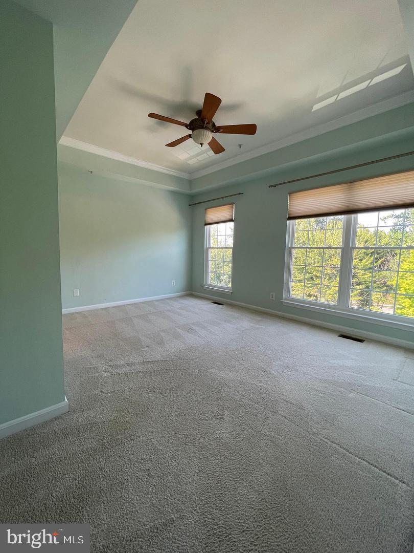 7068 Falls Reach Dr #301 Property Photo 8