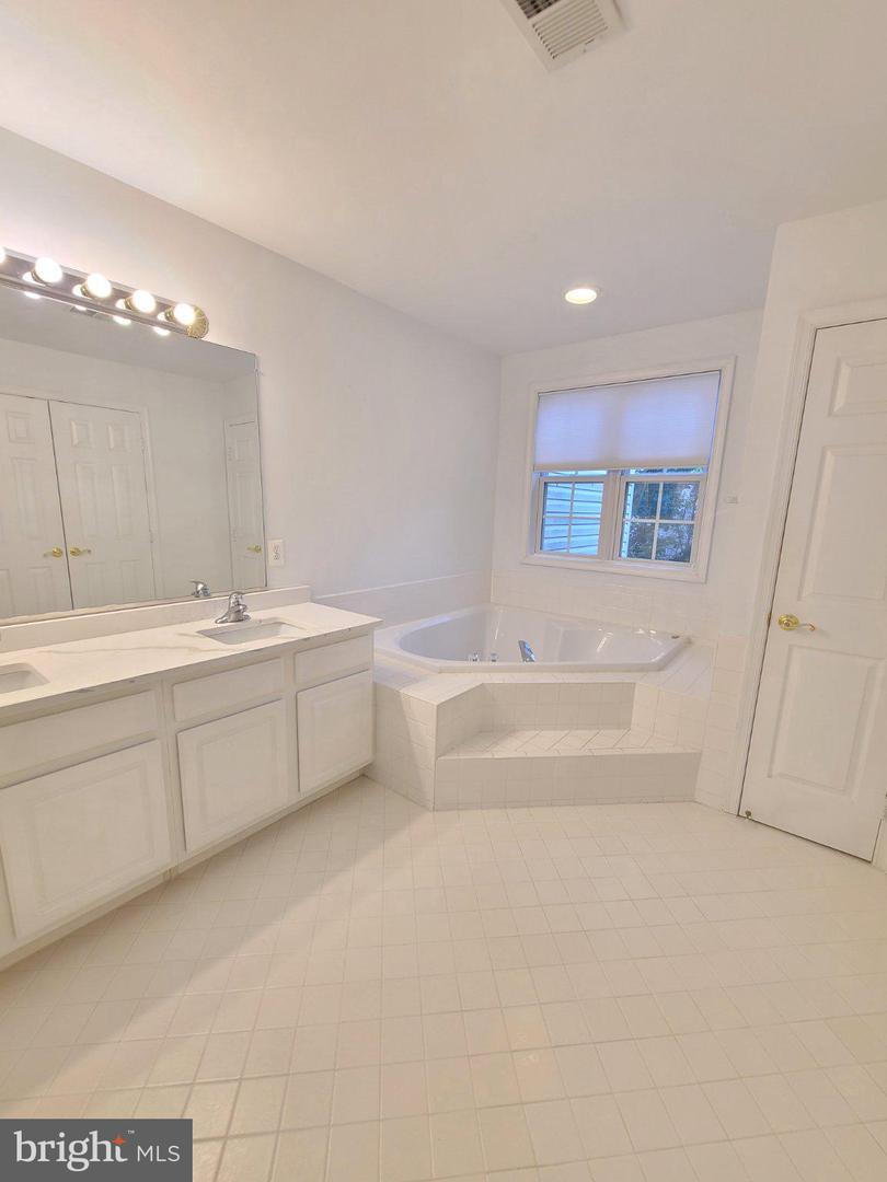 13586 Cedar Run Ln Property Photo 31