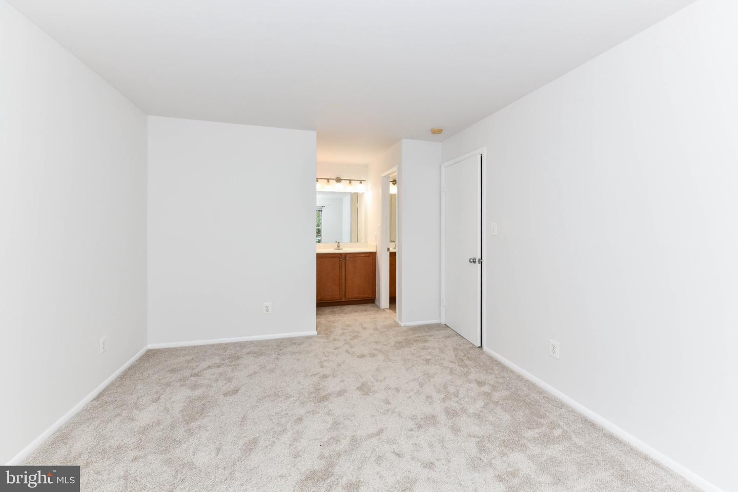 11655 Chesterfield Ct #e Property Photo 11
