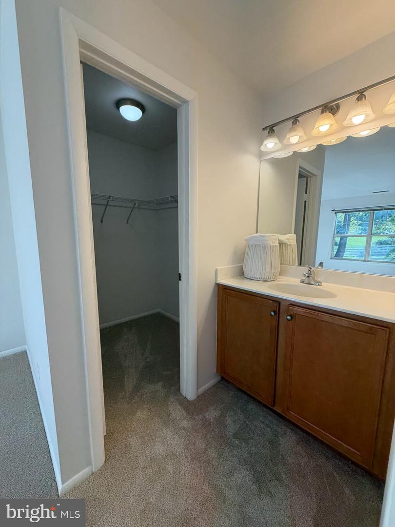 11655 Chesterfield Ct #e Property Photo 16