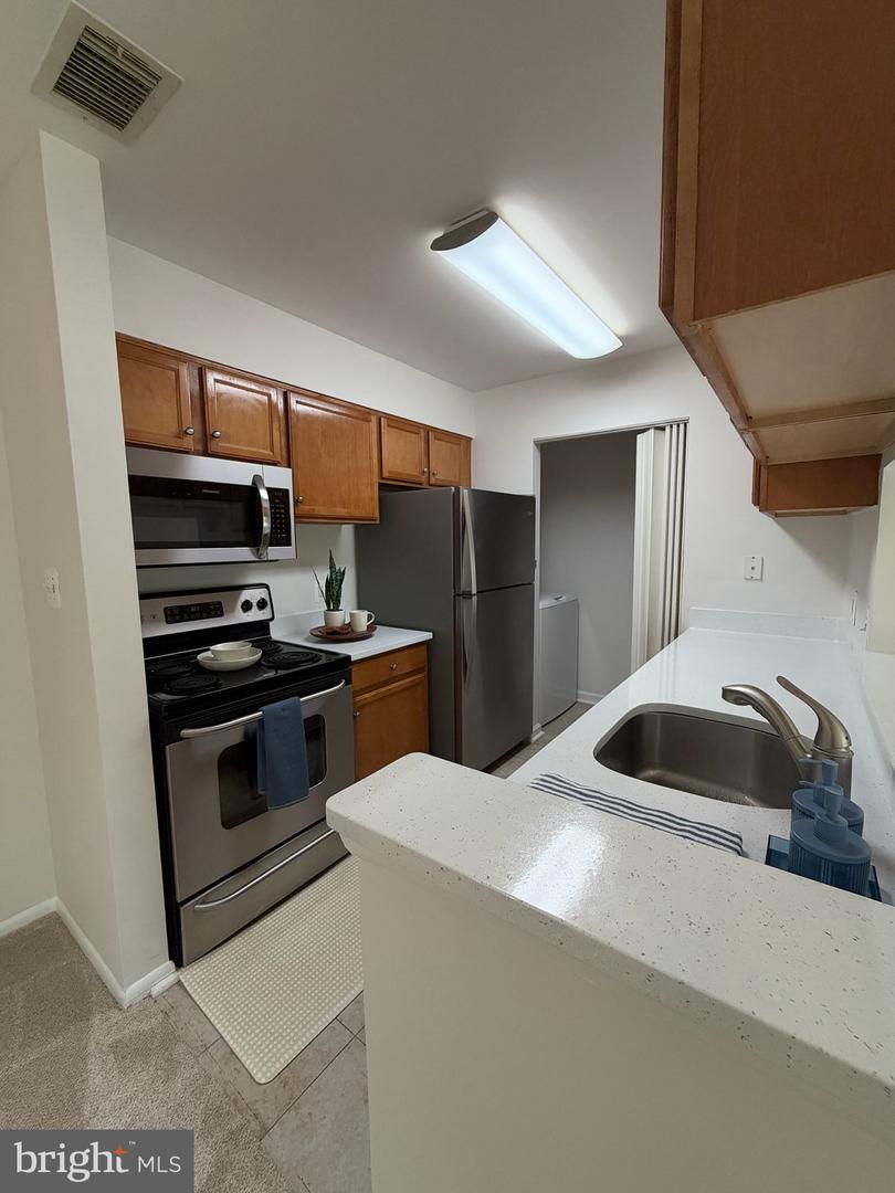 11655 Chesterfield Ct #e Property Photo 18