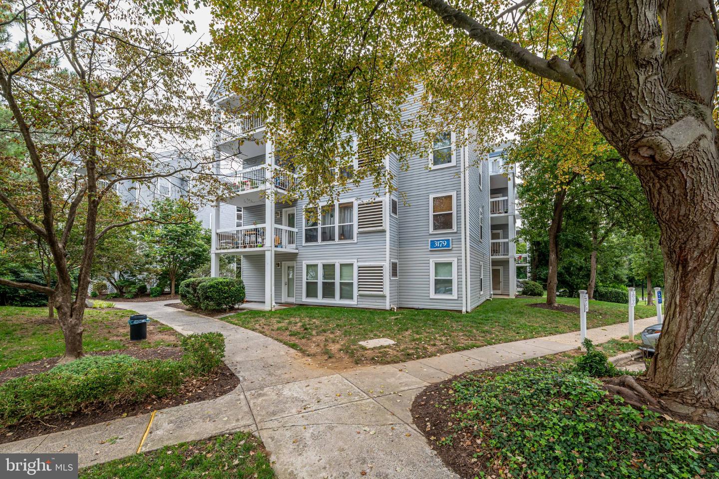 3179 Summit Square Dr #2-a2 Property Photo 1