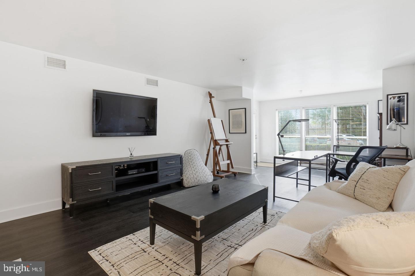 3179 Summit Square Dr #2-a2 Property Photo 7