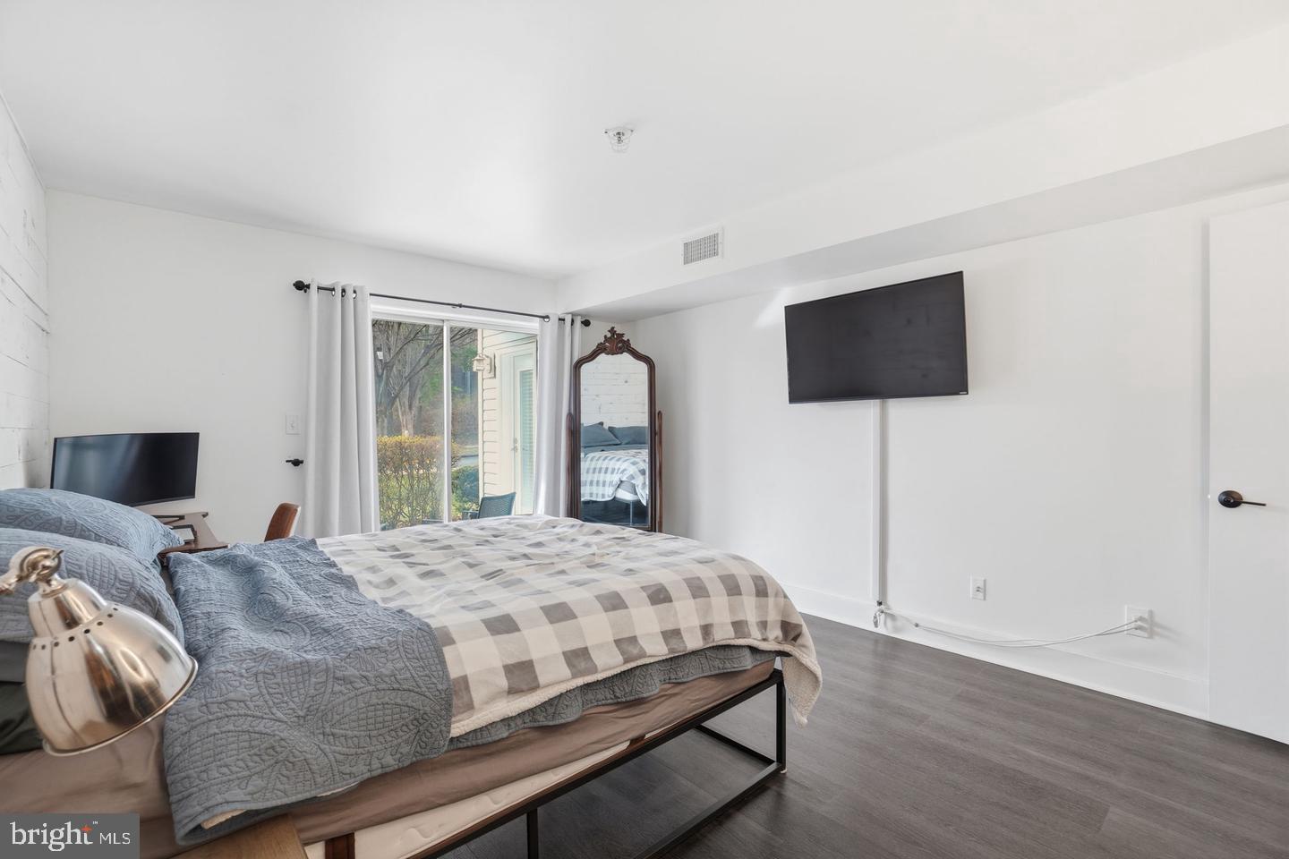 3179 Summit Square Dr #2-a2 Property Photo 14