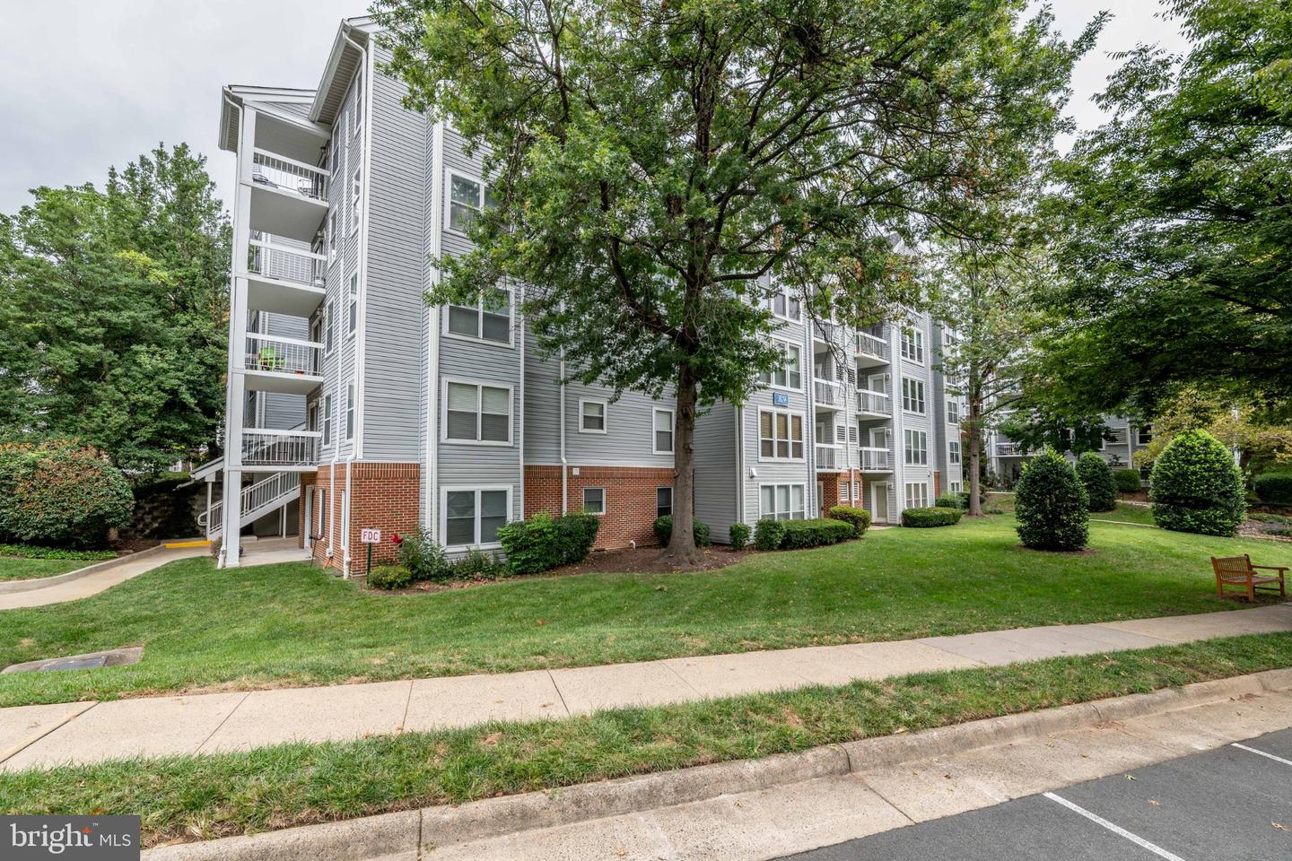 3179 Summit Square Dr #2-a2 Property Photo 21