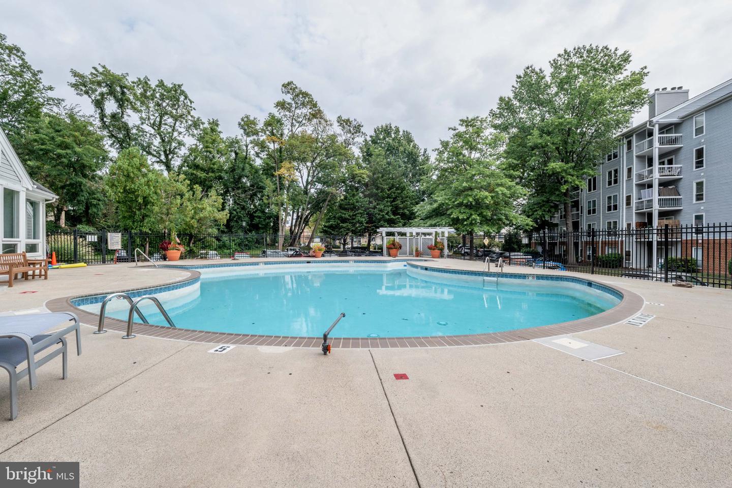 3179 Summit Square Dr #2-a2 Property Photo 22