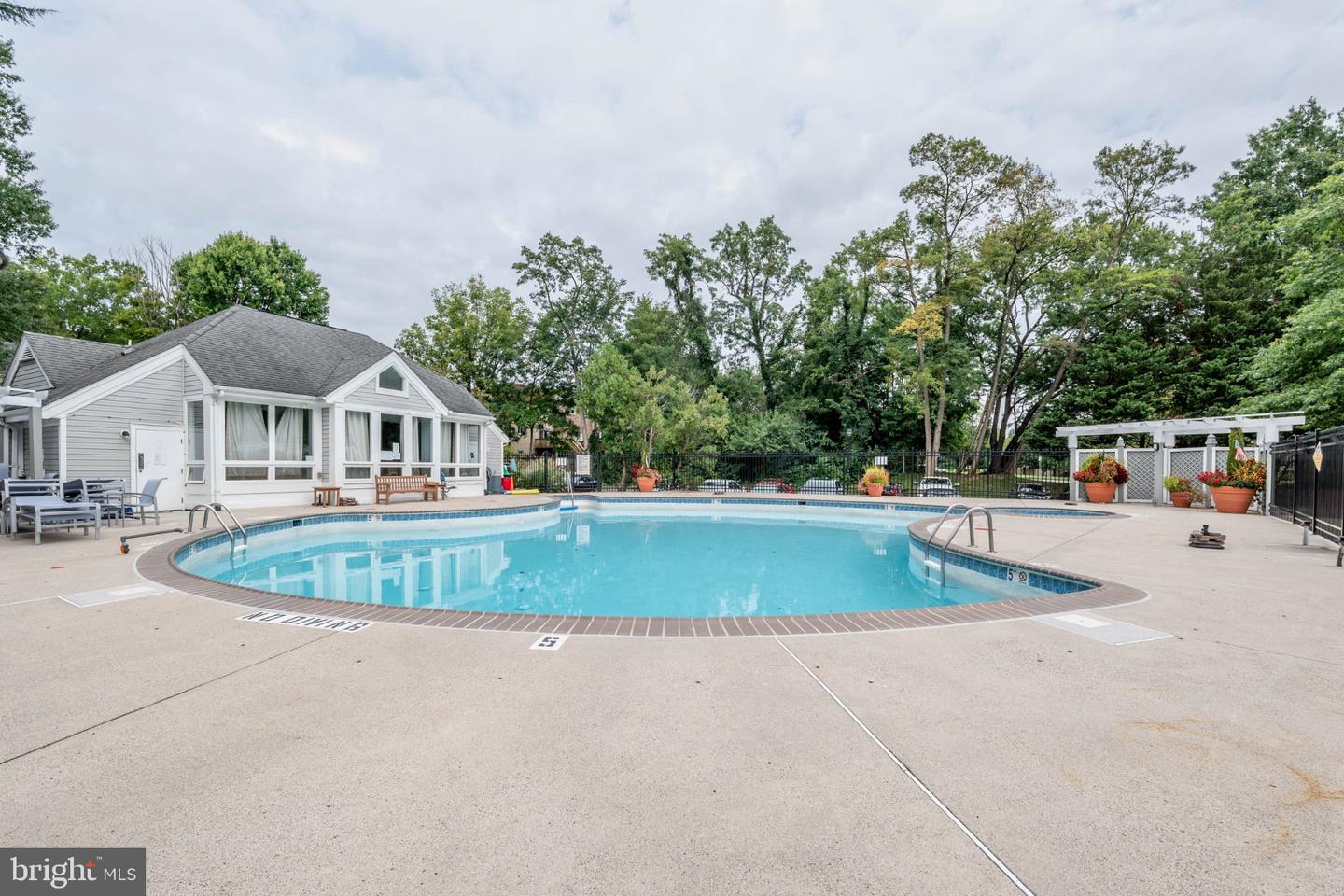 3179 Summit Square Dr #2-a2 Property Photo 23