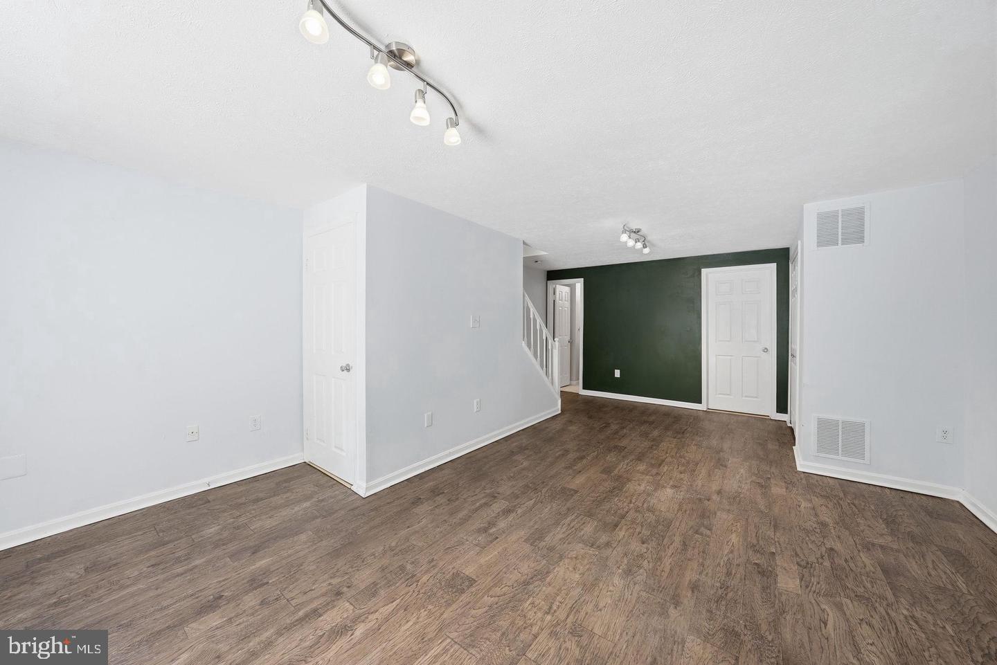 6472 Brick Hearth Ct Property Photo 32