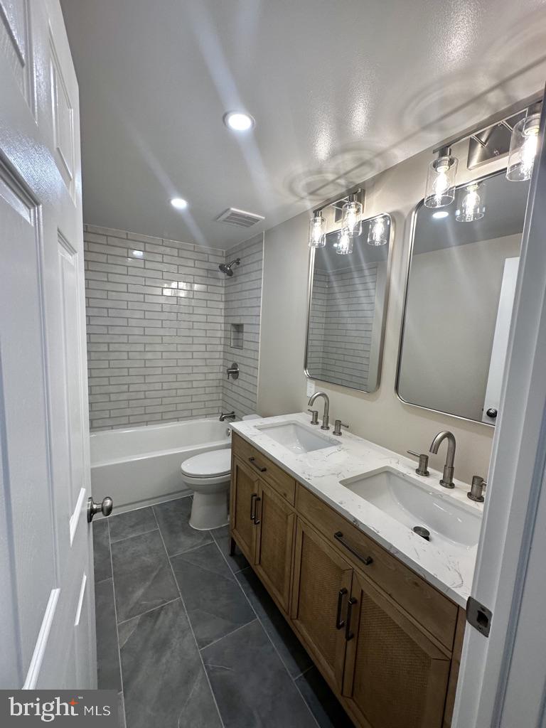 2281 Dosinia Ct Property Photo 23