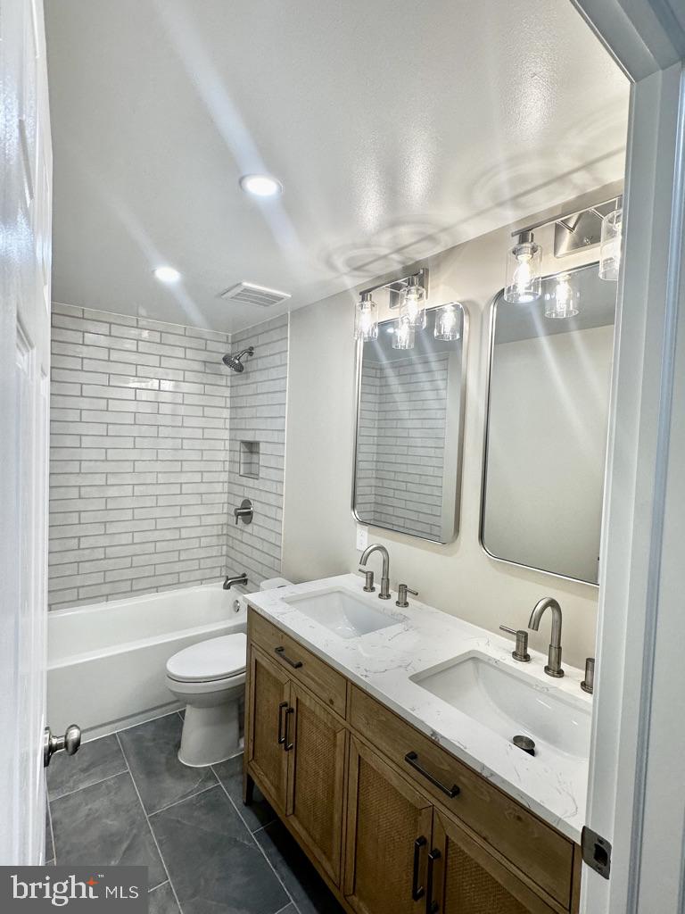 2281 Dosinia Ct Property Photo 25