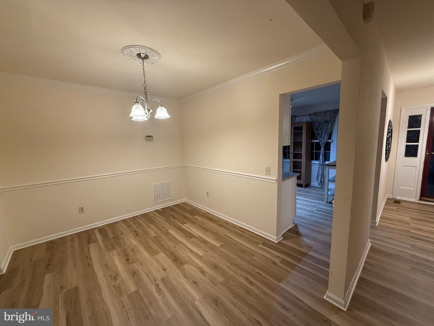8915 Grandstaff Ct Property Photo 8