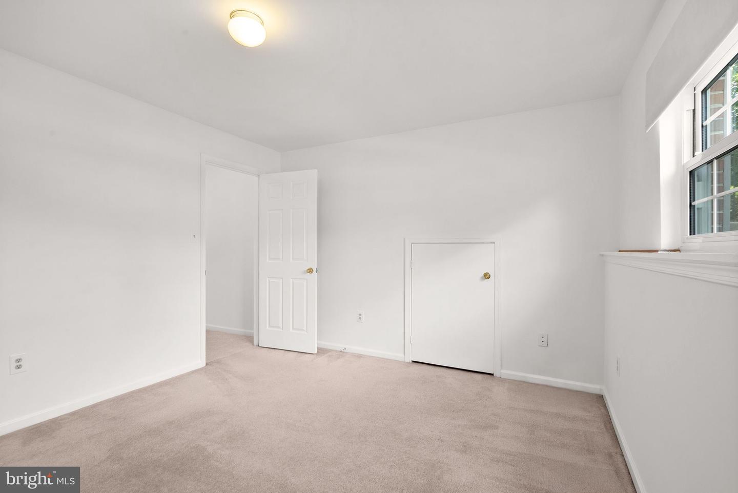 7369 Rhondda Dr Property Photo 2