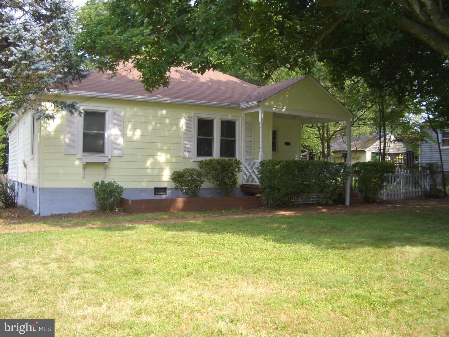 2853 FAIRMONT ST Property Photo 1