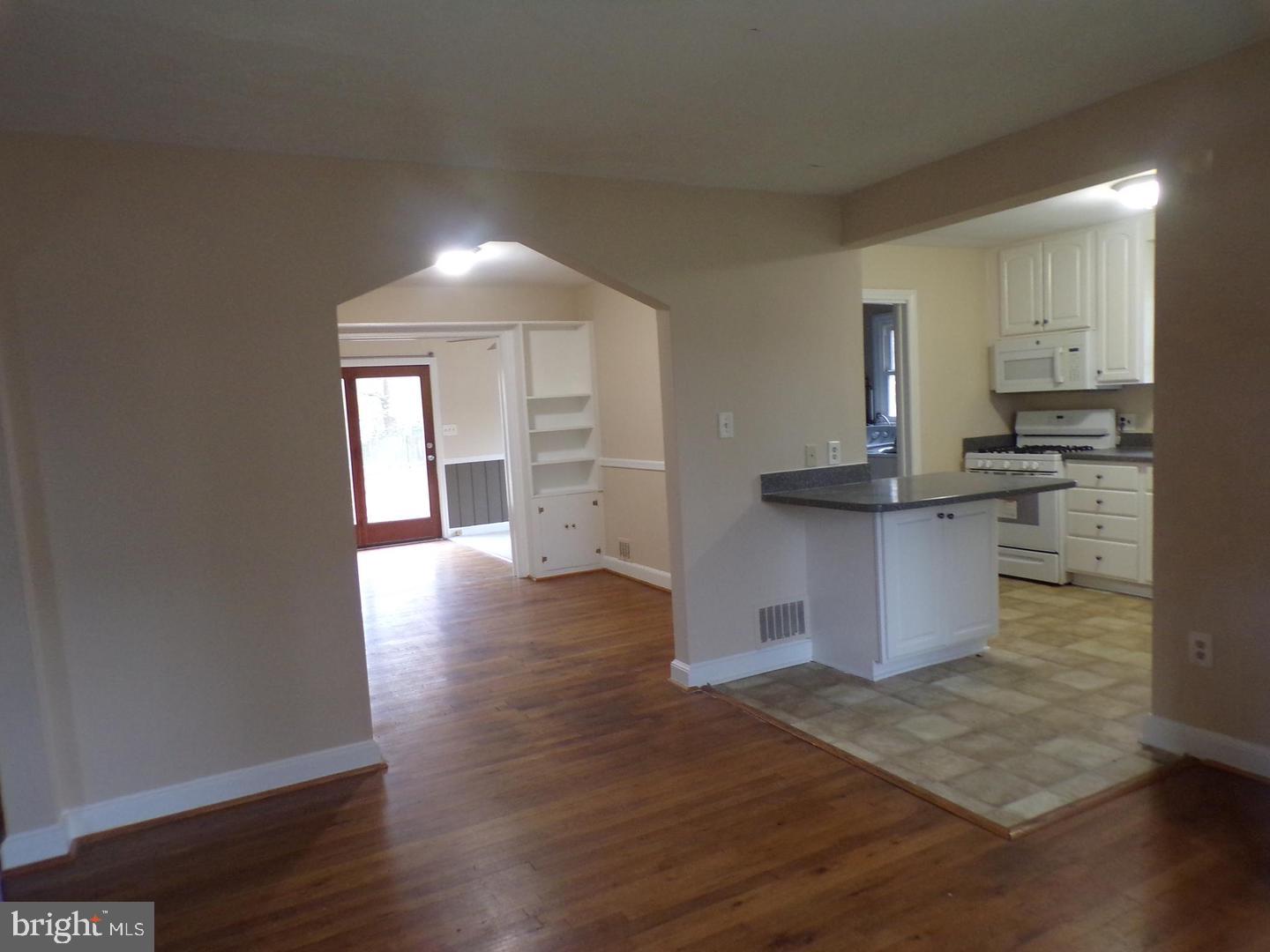 2853 Fairmont St Property Photo 12