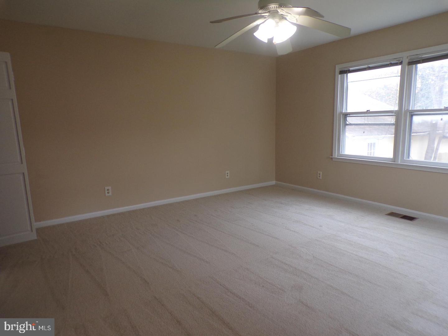 2853 Fairmont St Property Photo 15