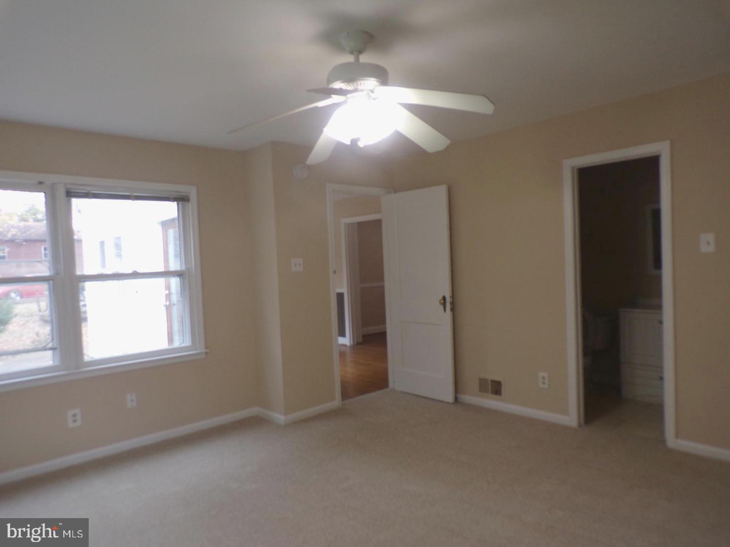 2853 Fairmont St Property Photo 16