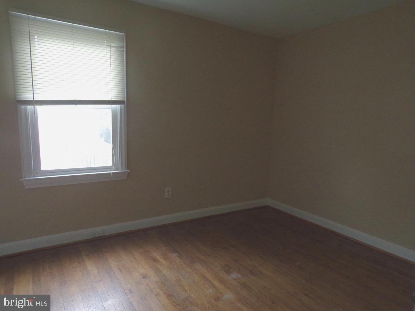 2853 Fairmont St Property Photo 18