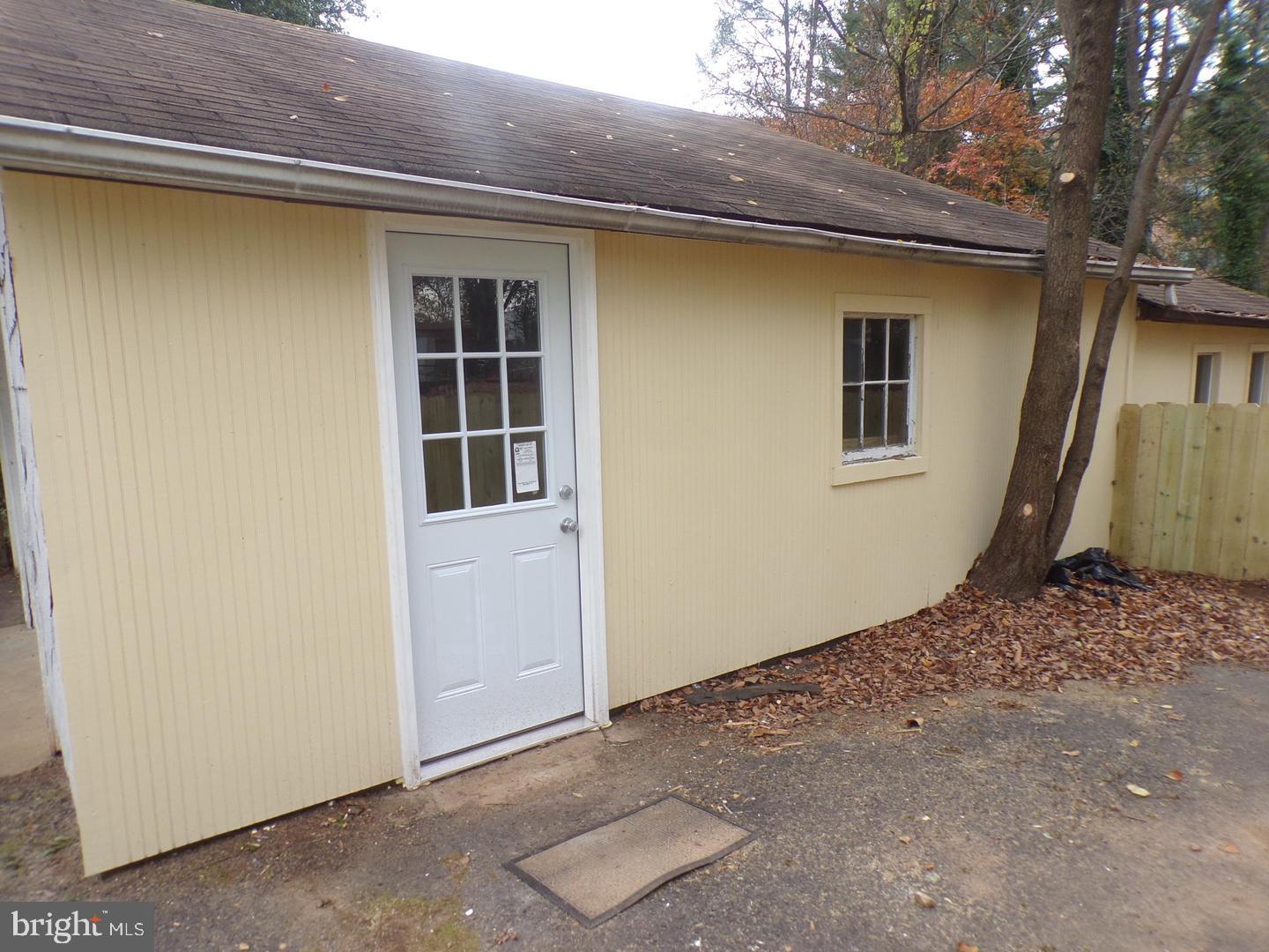 2853 Fairmont St Property Photo 21