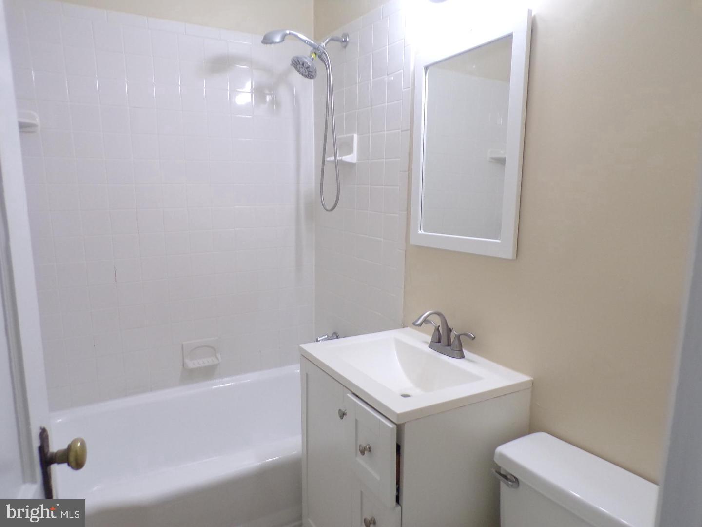 2853 Fairmont St Property Photo 23