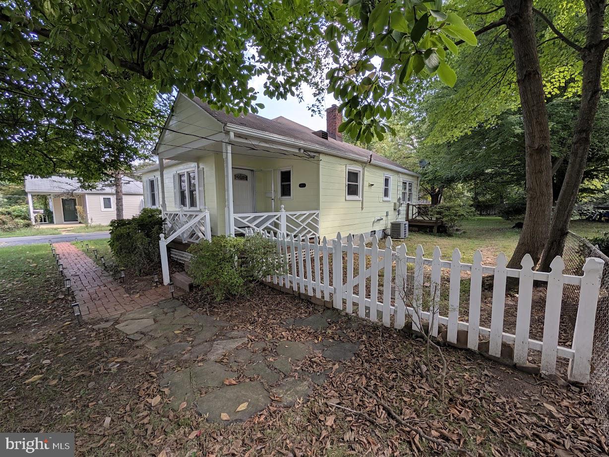 2853 Fairmont St Property Photo 28