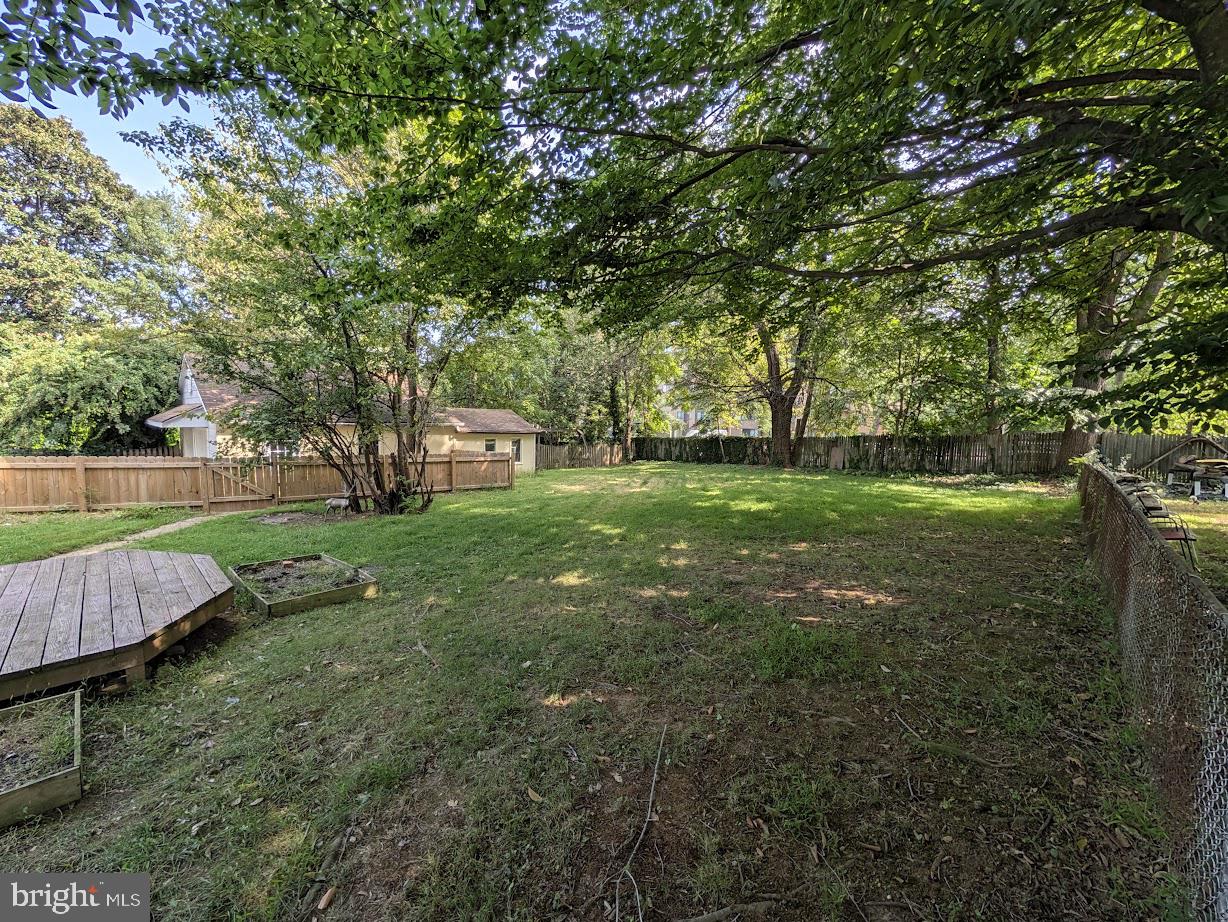 2853 Fairmont St Property Photo 31