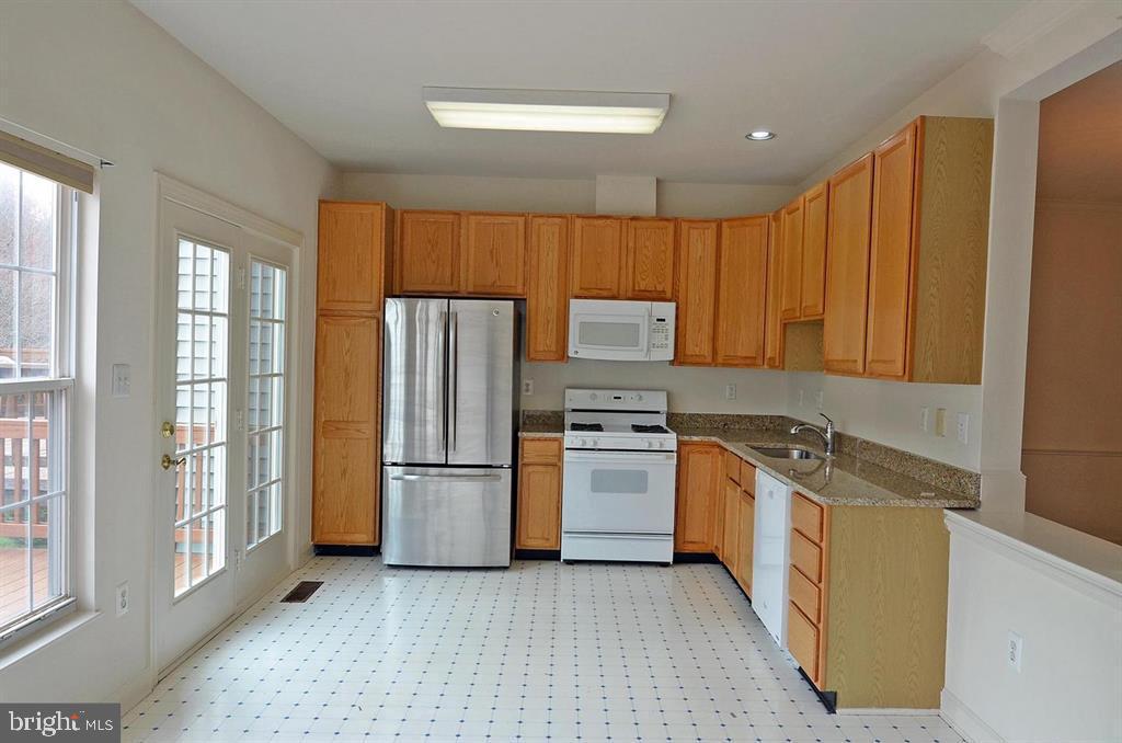 14243 Glade Spring Dr Property Photo 6