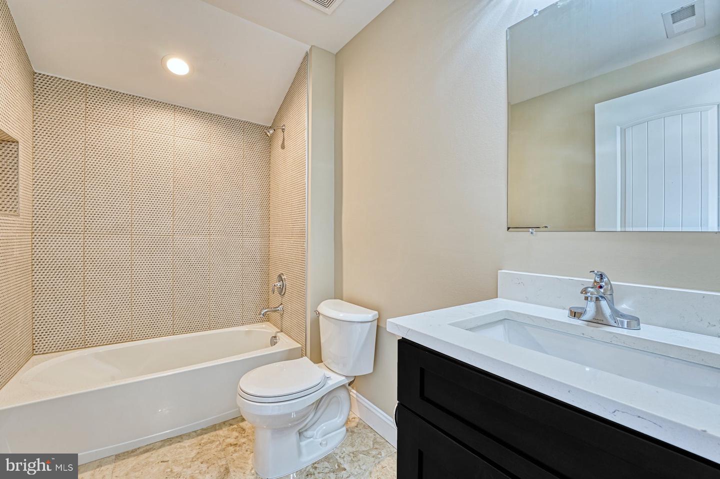 1600 Great Falls St Property Photo 29