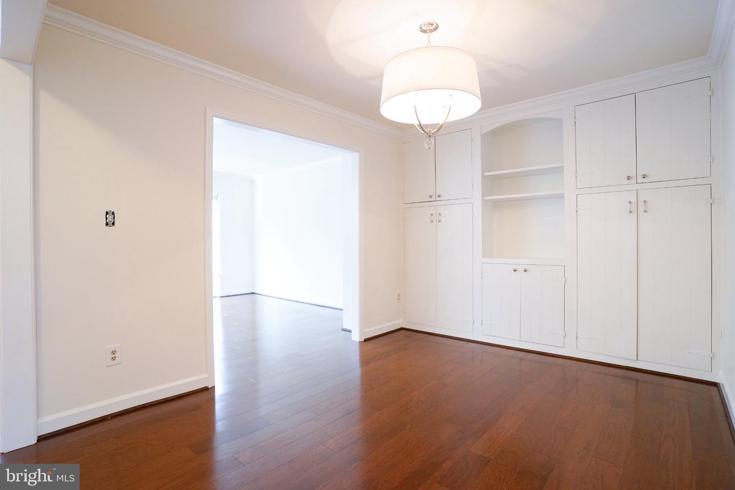6856 Mclean Province Cir Property Photo 6