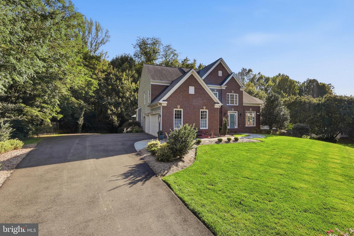 11689 Caris Glenne Dr Property Photo 15