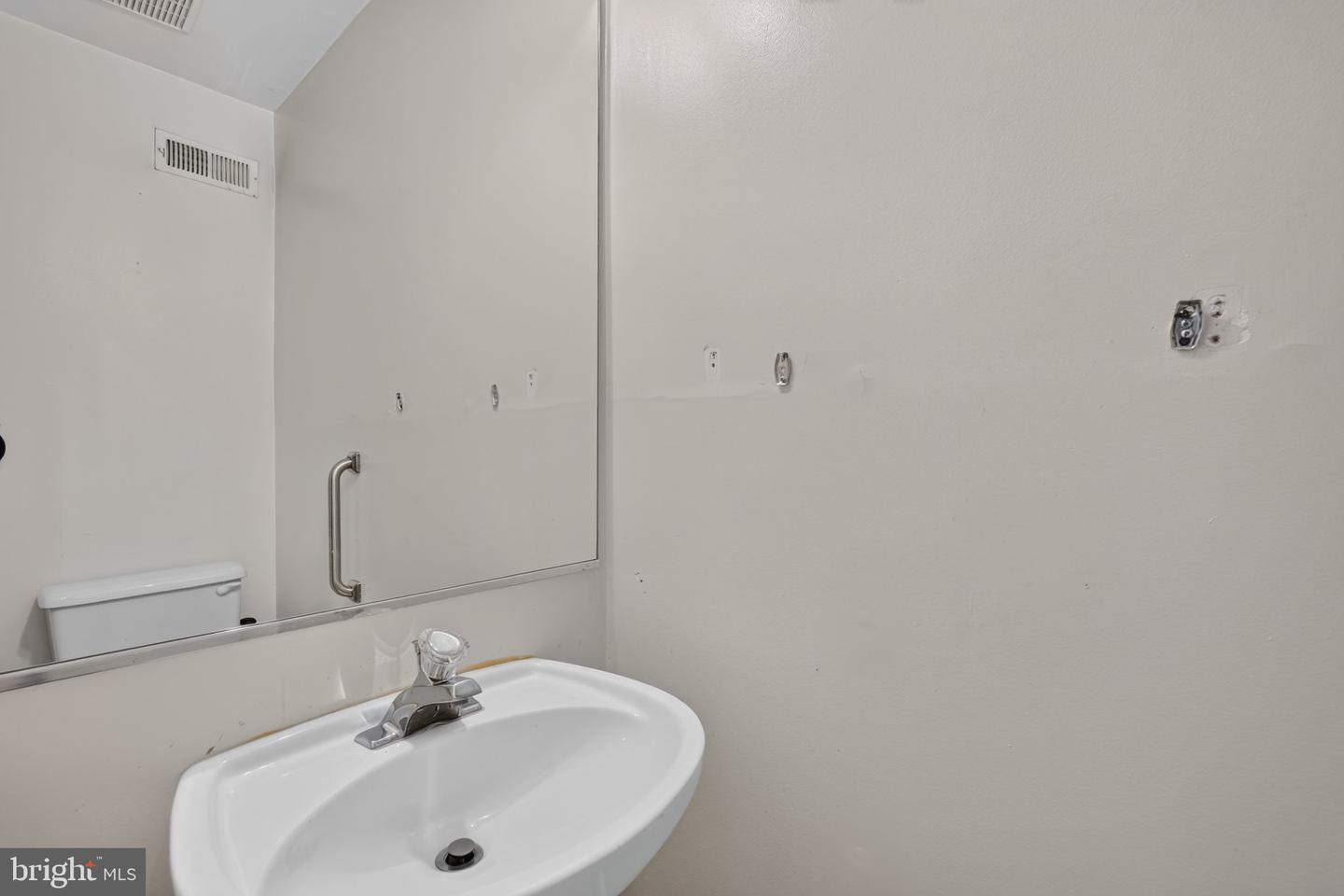 5121 Ballycastle Cir Property Photo 3