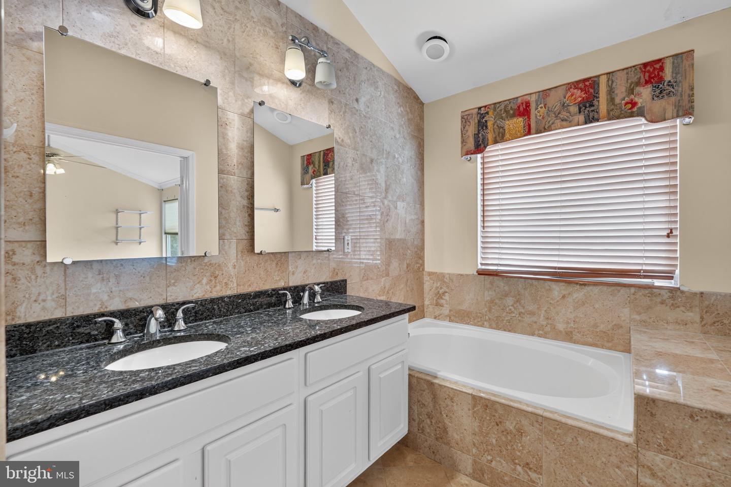 5121 Ballycastle Cir Property Photo 26