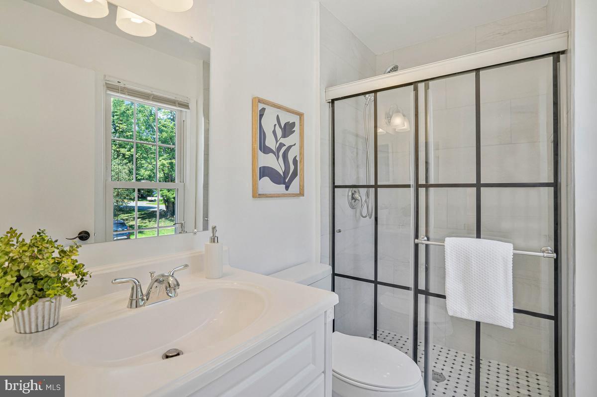 7821 Groveland Sq Property Photo 24