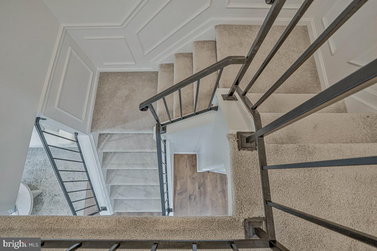 7821 Groveland Sq Property Photo 25