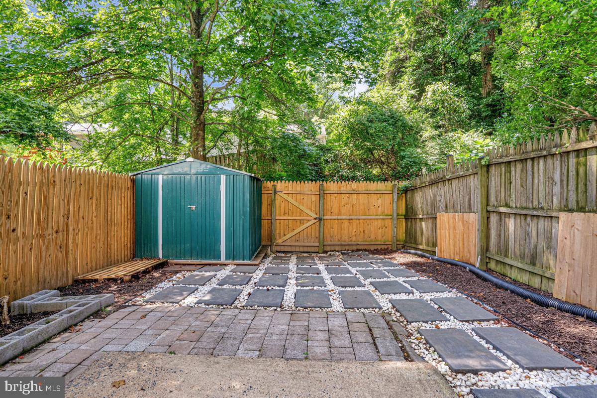 7821 Groveland Sq Property Photo 35