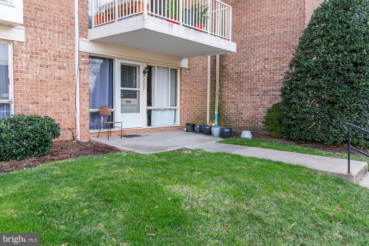 2627 REDCOAT DR #213 Property Photo 1