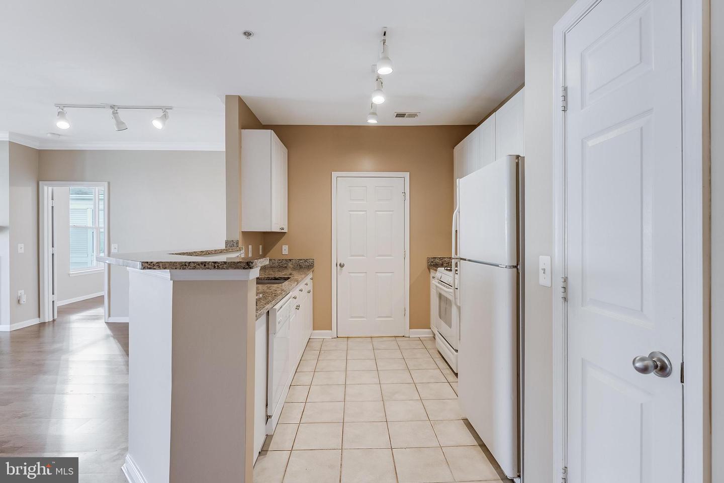 2791 Centerboro Dr #387 Property Photo 7