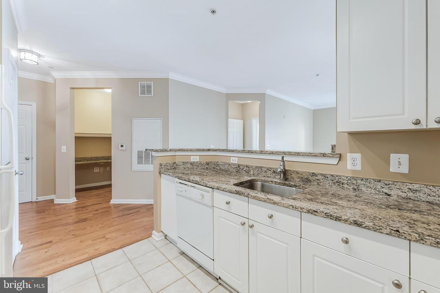2791 Centerboro Dr #387 Property Photo 11