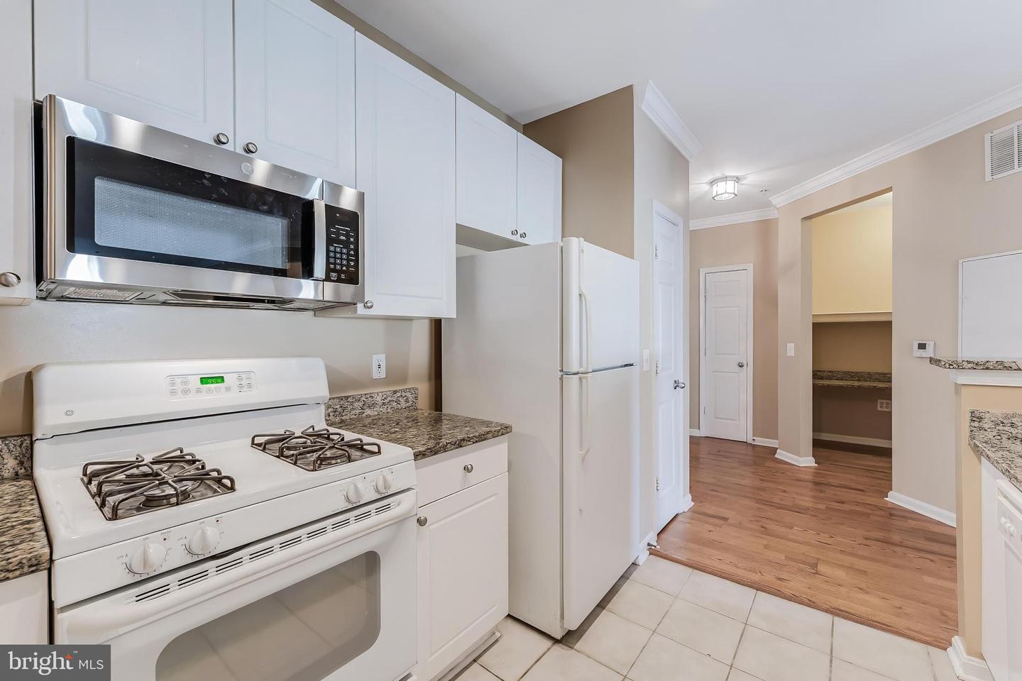 2791 Centerboro Dr #387 Property Photo 12