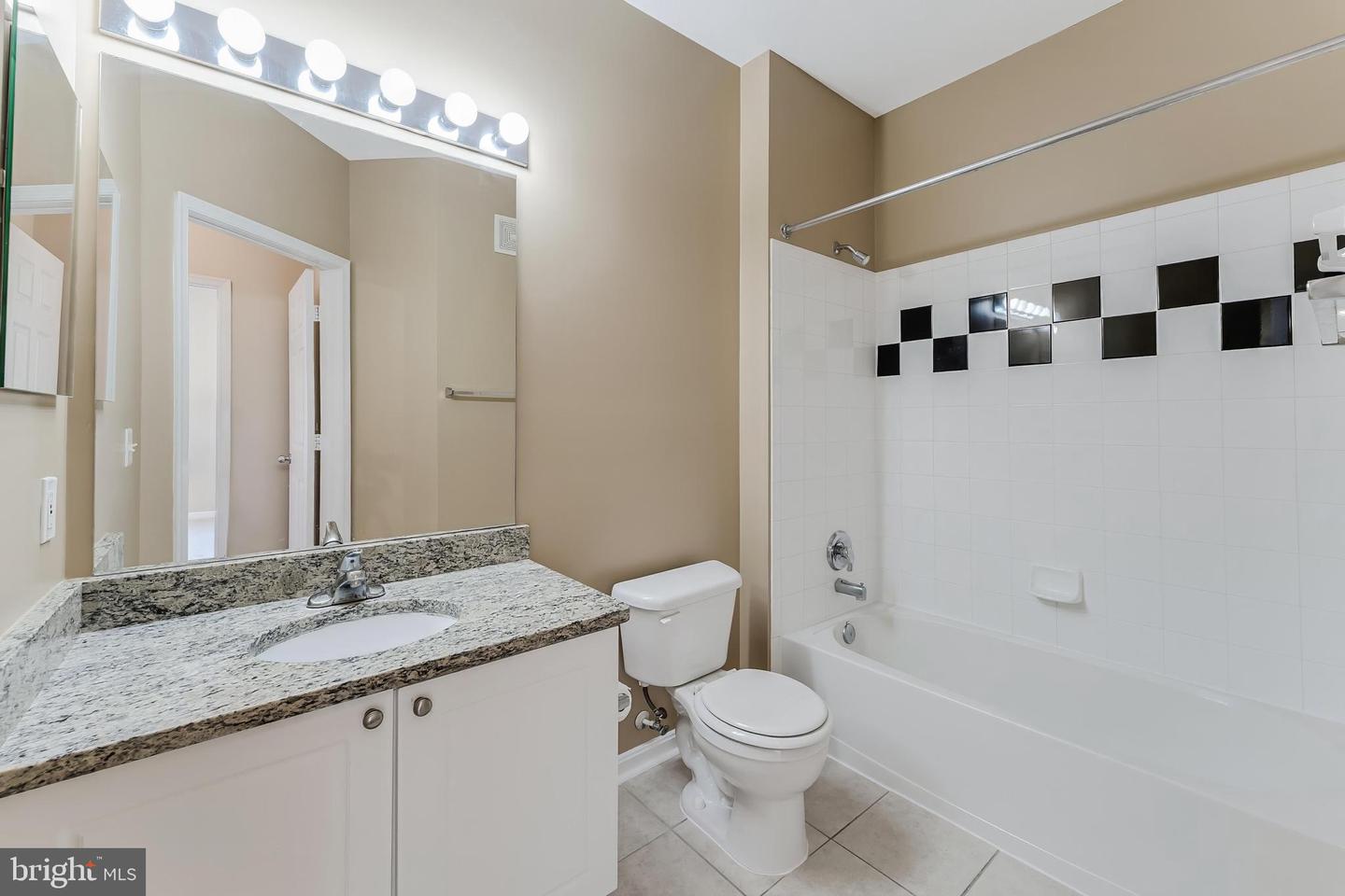 2791 Centerboro Dr #387 Property Photo 18