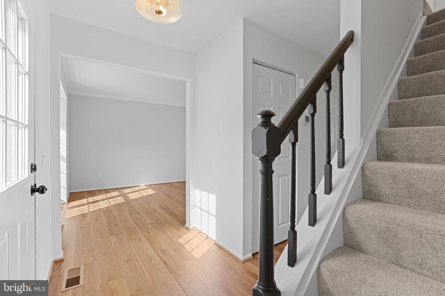 10072 Apple Wood Ct Property Photo 5