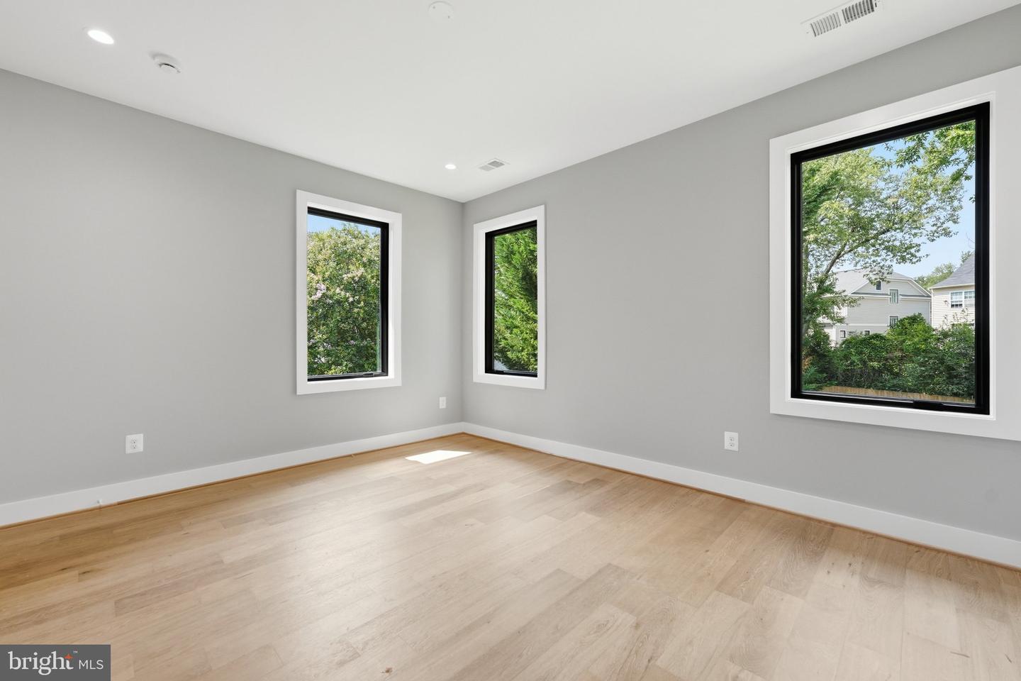 1905 Lamson Pl Property Photo 70