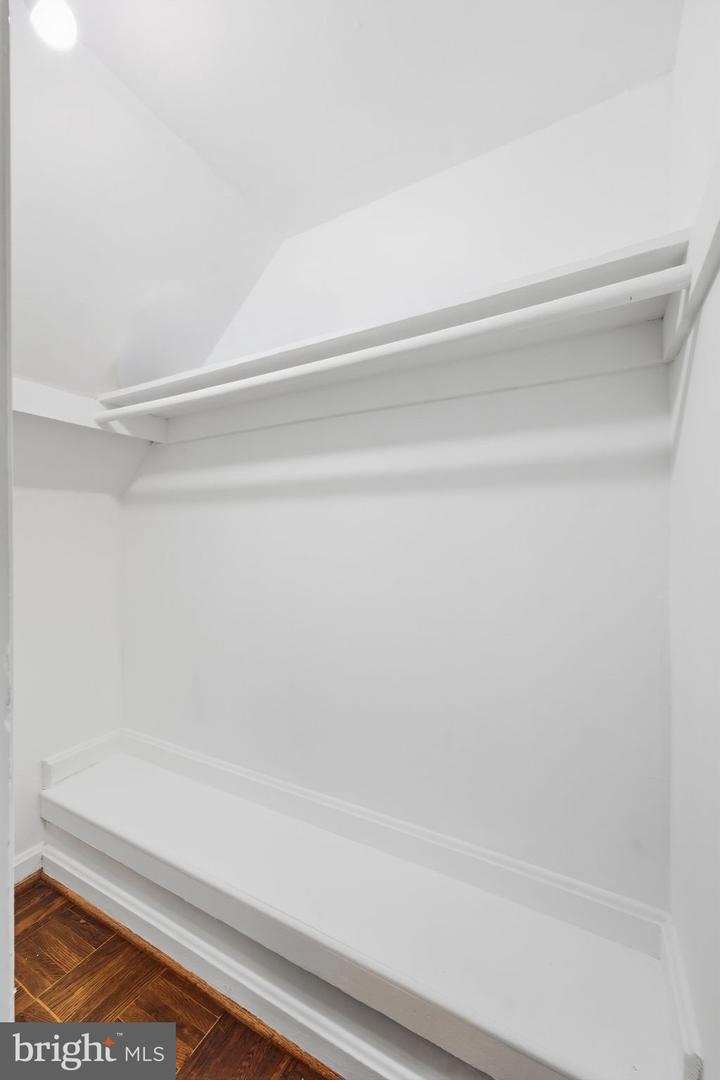 2304 Fairview Ter Property Photo 12