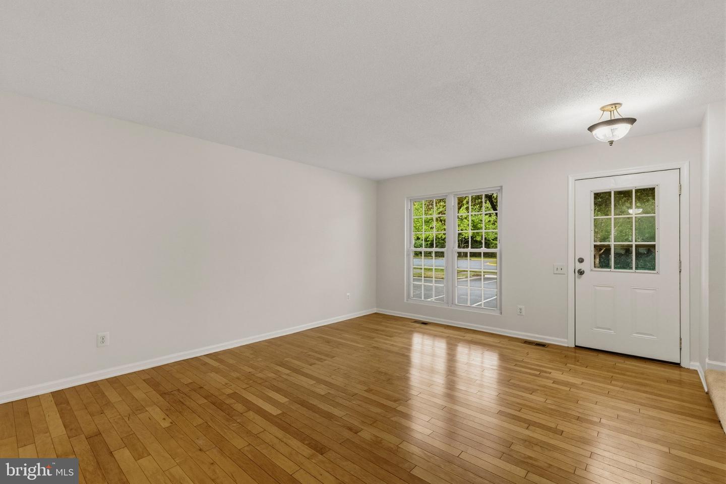 8071 Topper Ct Property Photo 6
