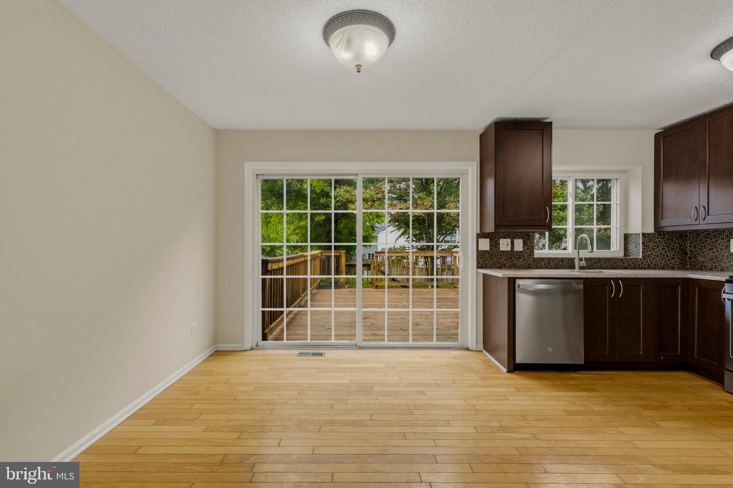 8071 Topper Ct Property Photo 7