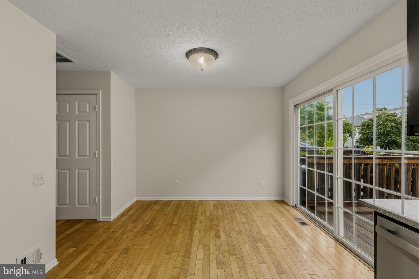 8071 Topper Ct Property Photo 9