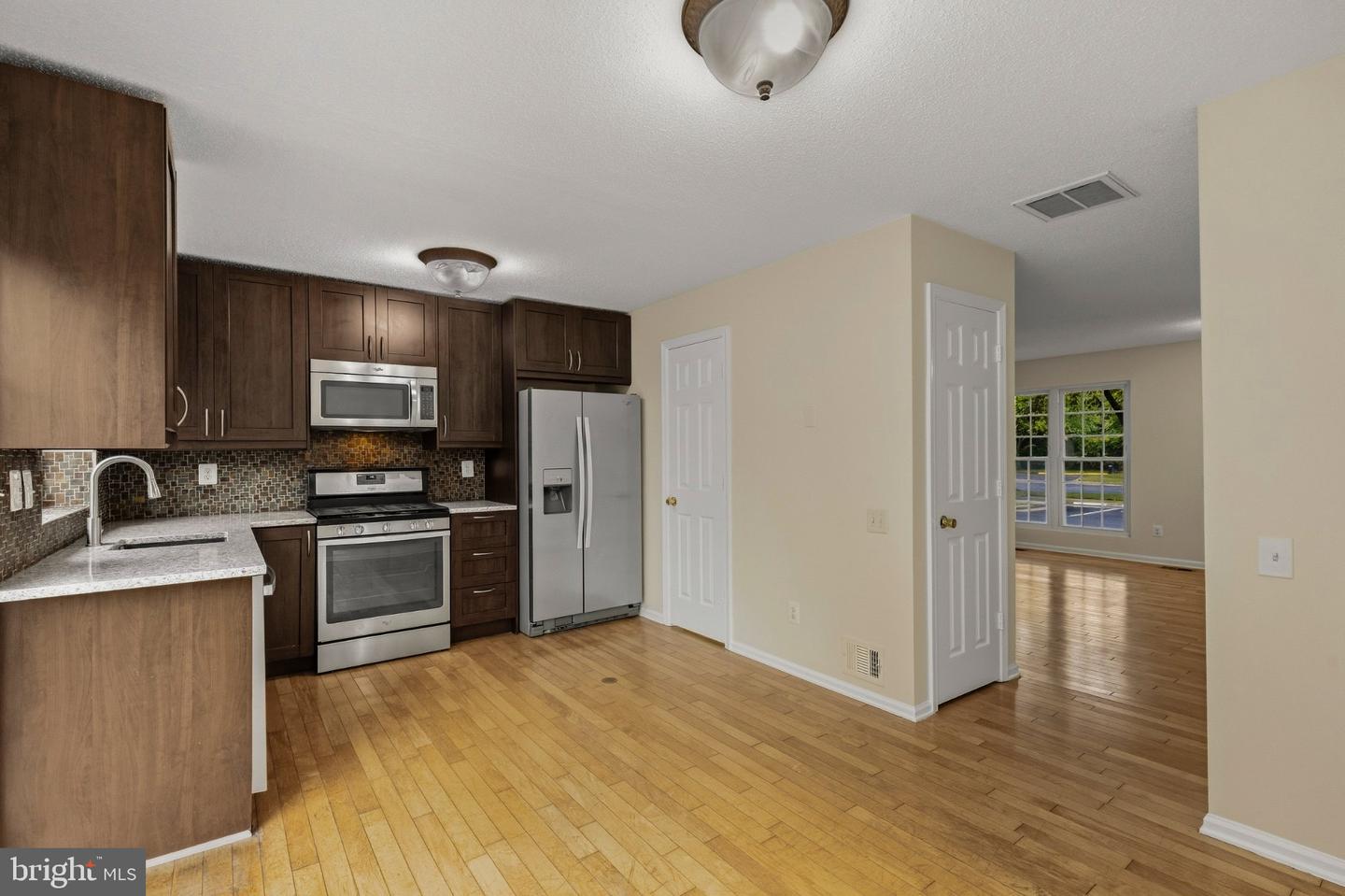 8071 Topper Ct Property Photo 10