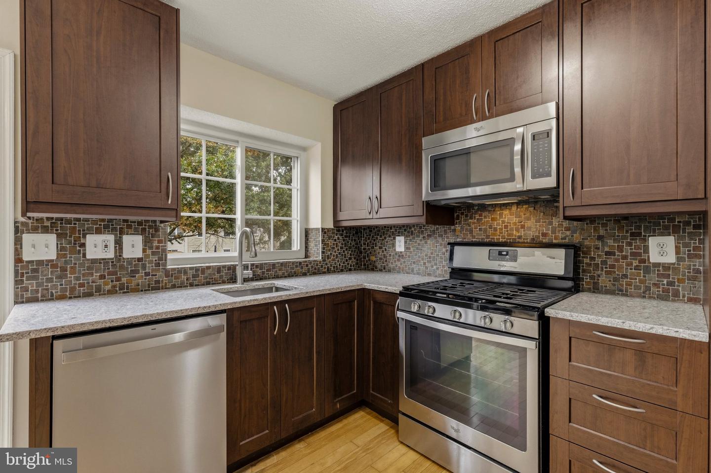 8071 Topper Ct Property Photo 11