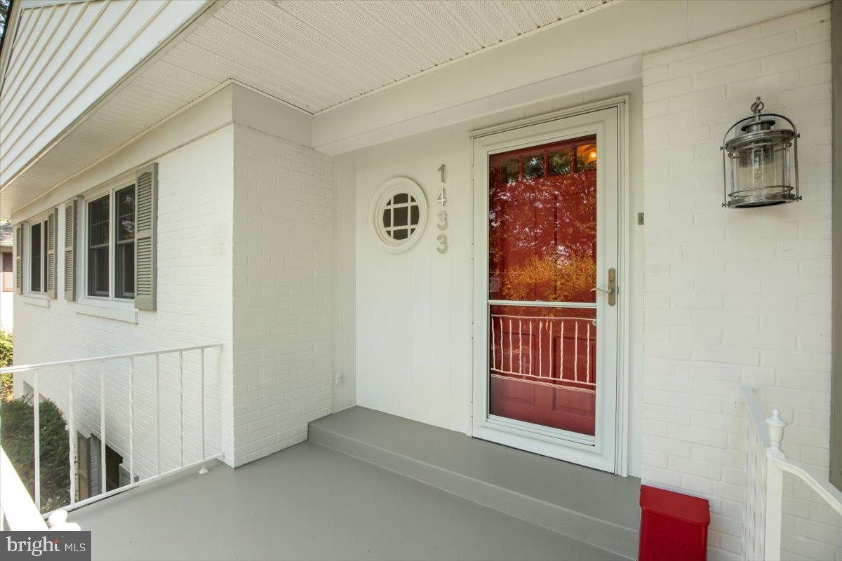 1433 Layman St Property Photo 2