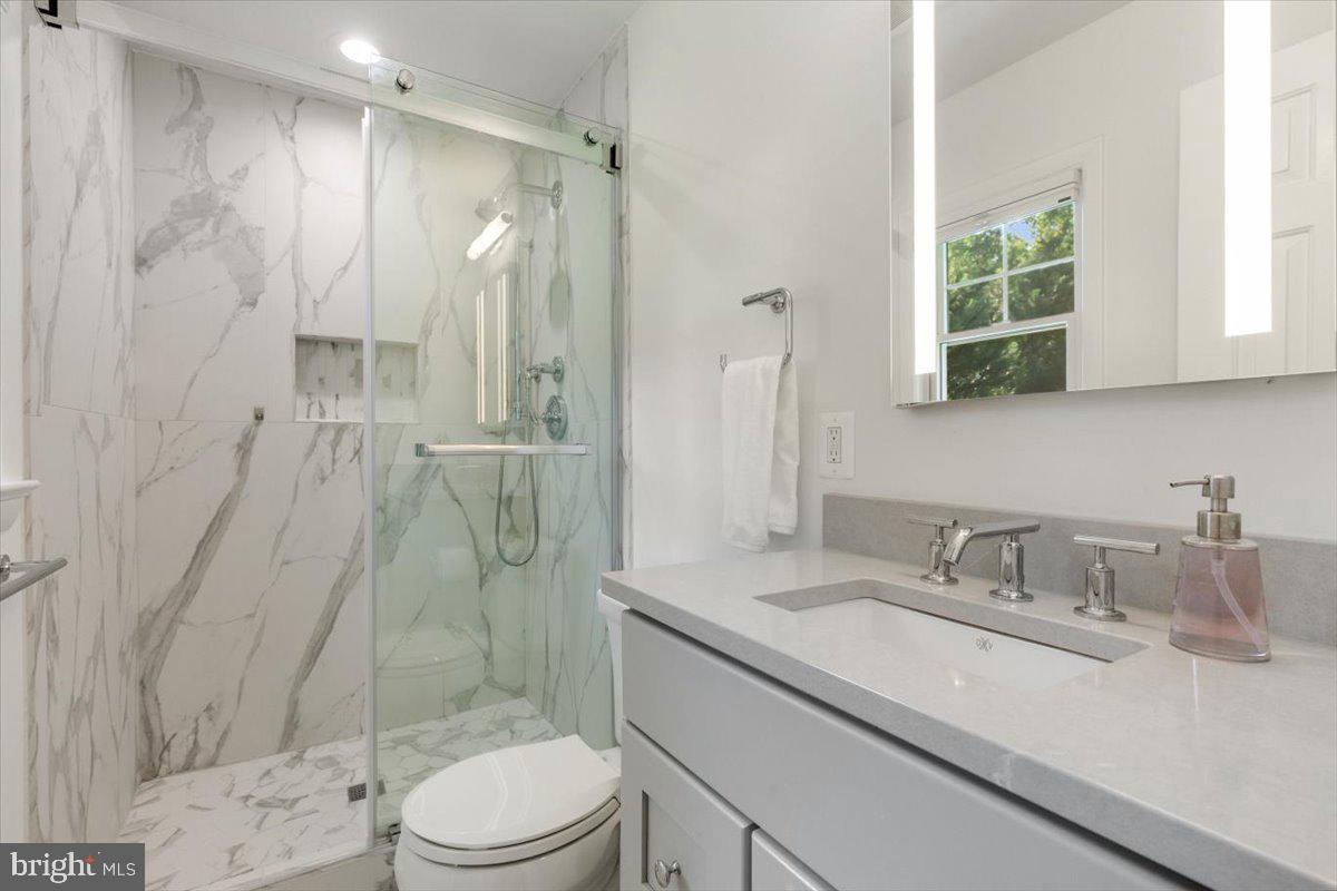 1433 Layman St Property Photo 15