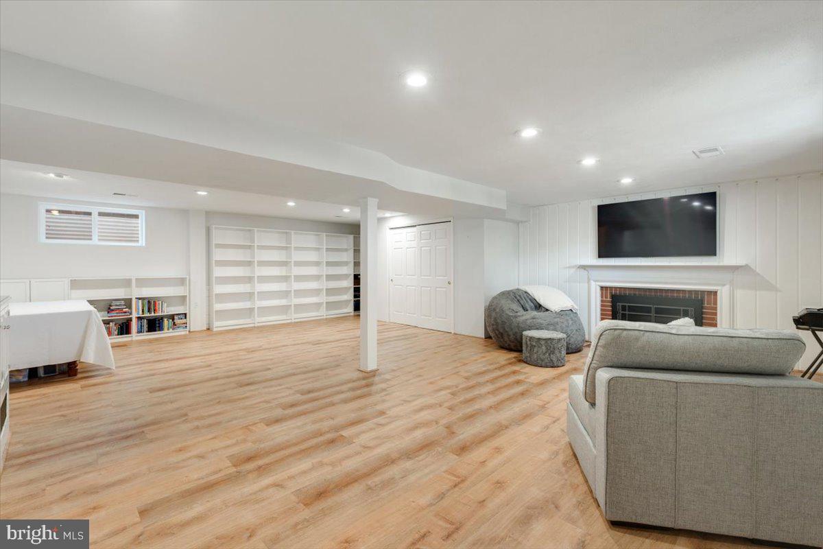 1433 Layman St Property Photo 17